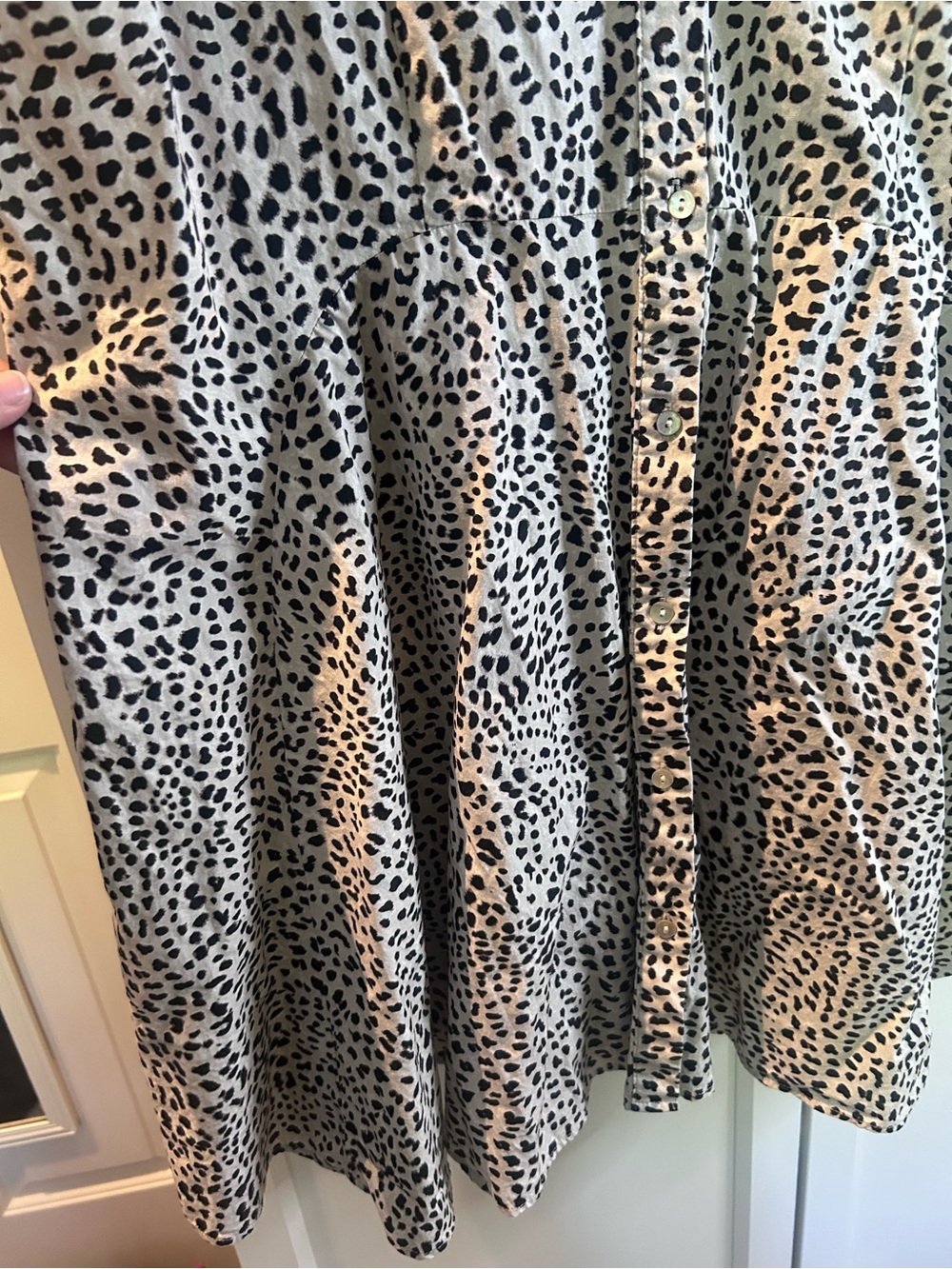 H&M Black and Light Beige Animal Print Button-Front Cotton Dress - Picture 4 of 6